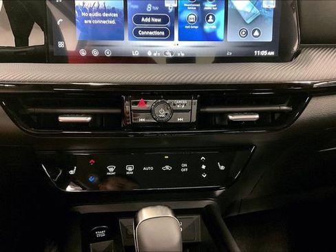 New 2026 Nissan Kicks SR w/ SR Premium Package image 24