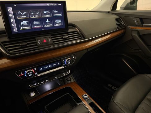 Certified 2023 Audi Q5 2.0T Premium w/ Convenience Package image 21