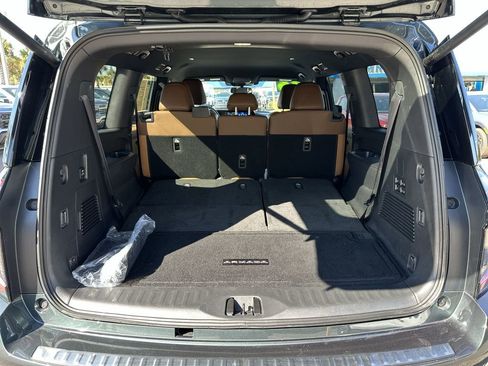 Used 2026 Nissan Armada SL image 32
