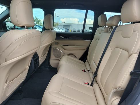 Used 2022 Jeep Grand Cherokee Limited 4xe w/ MOPAR Finishing Package AWD/4WD image 16