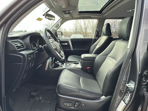 Used 2019 Toyota 4Runner SR5 Premium image 13