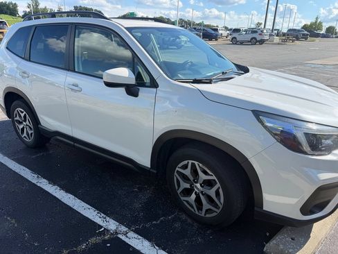 Used 2021 Subaru Forester Premium AWD/4WD image 4