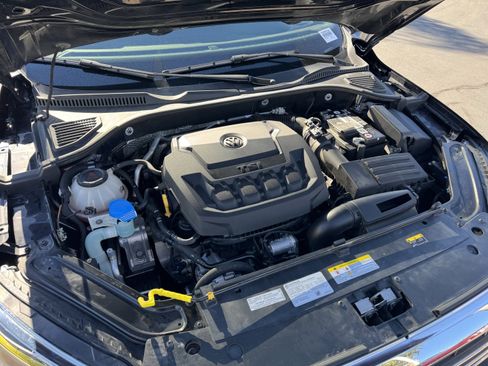 Used 2022 Volkswagen Passat 2.0T R-Line image 40