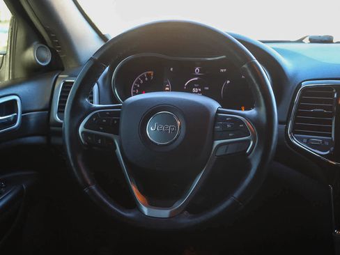 Used 2020 Jeep Grand Cherokee Altitude image 15