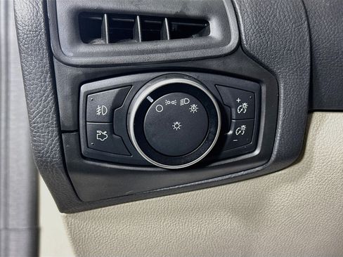 Used 2017 Ford Focus SE FWD image 10