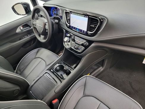 New 2026 Chrysler Pacifica Limited w/ S Appearance Package image 21