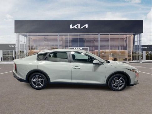 New 2026 Kia K4 LXS image 9