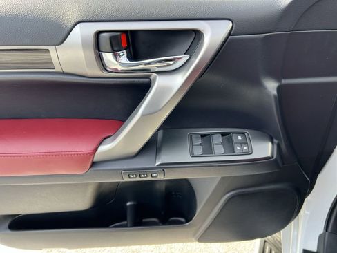 Used 2023 Lexus GX 460 Premium w/ Premium Package image 15