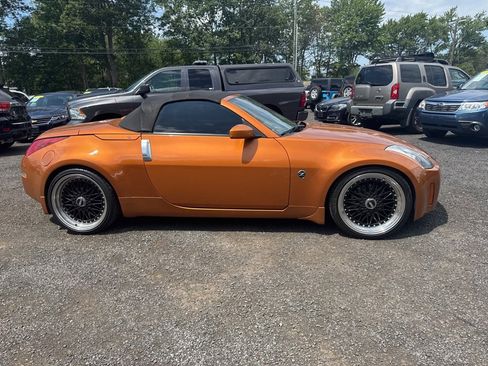 Used 2005 Nissan 350Z Touring image 8