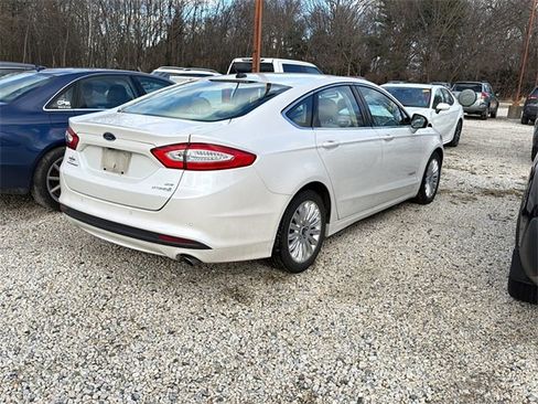 Used 2015 Ford Fusion SE w/ Equipment Group 502A image 3