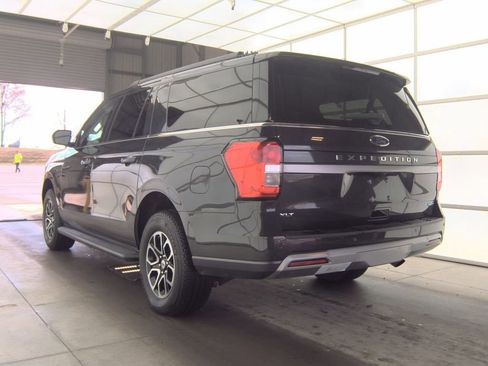 Used 2024 Ford Expedition Max XLT image 7