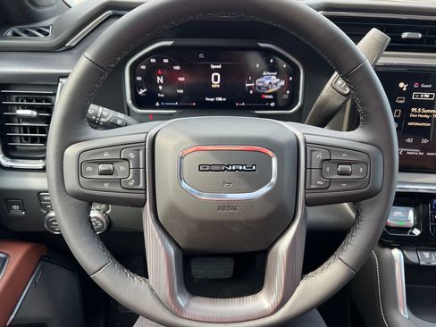 New 2026 GMC Sierra 2500 Denali Ultimate w/ LPO, Black Badging Package AWD/4WD image 18