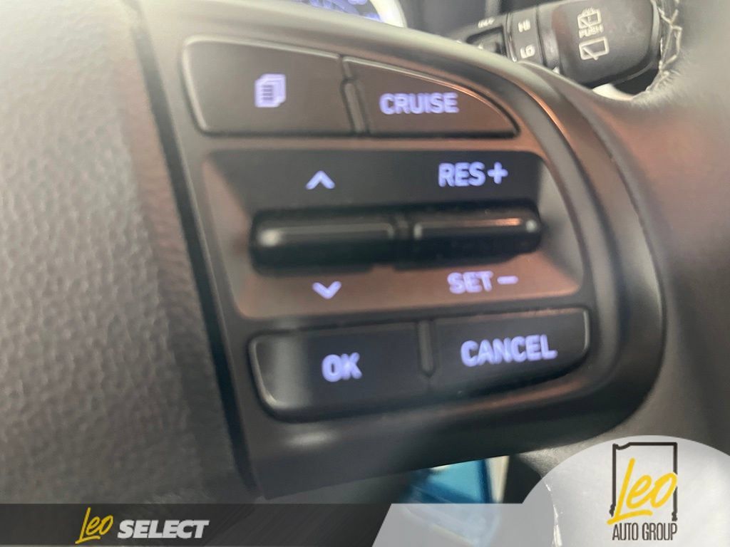 Used 2021 Hyundai Venue SEL FWD image 16