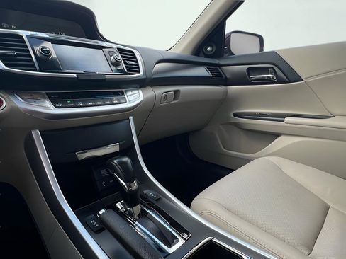 Used 2014 Honda Accord EX-L image 41