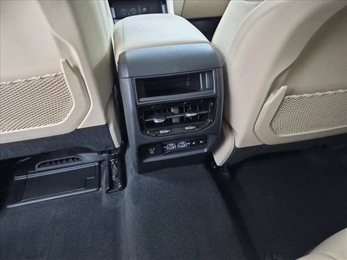 Certified 2024 Jeep Grand Cherokee Limited w/ Luxury Tech Group II AWD/4WD image 19