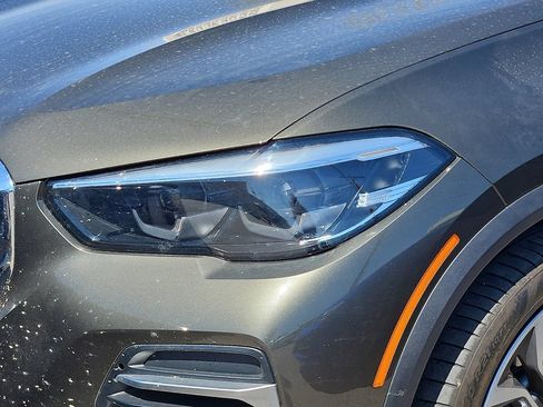 Used 2022 BMW X5 xDrive40i w/ Premium Package AWD/4WD image 3