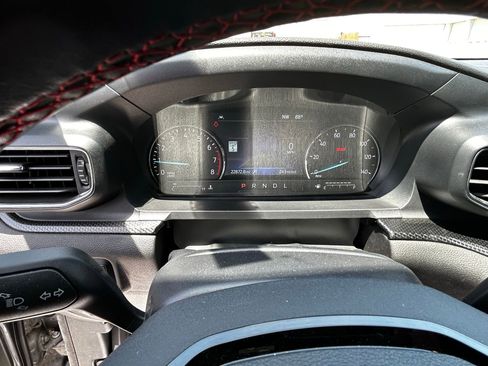 Used 2024 Ford Explorer ST-Line w/ Class IV Trailer Tow Package AWD/4WD image 8