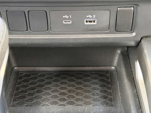 Used 2023 Nissan Frontier SV image 25