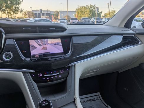 Used 2020 Cadillac XT6 Premium Luxury FWD image 10