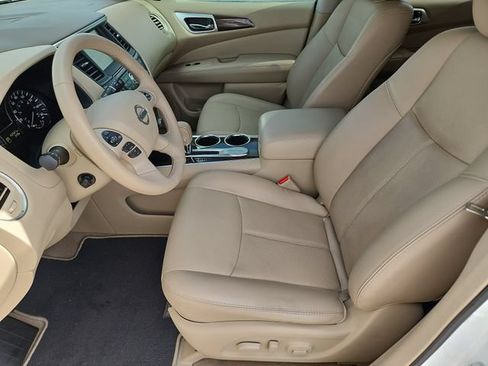 Used 2015 Nissan Pathfinder Platinum FWD image 11
