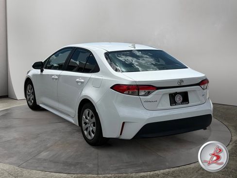 Used 2024 Toyota Corolla LE FWD image 5