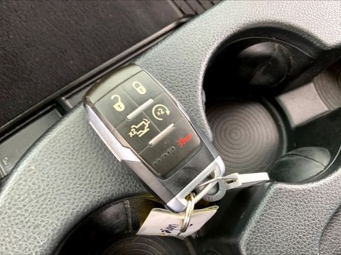 Used 2020 RAM 3500 Laramie image 15