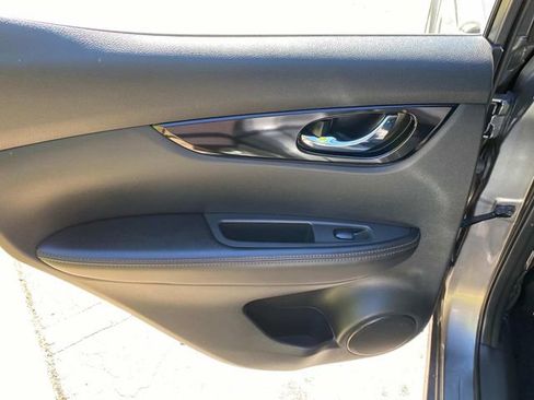 Used 2021 Nissan Rogue Sport SV FWD image 10