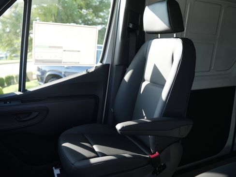 New 2025 Mercedes-Benz Sprinter 2500 image 35
