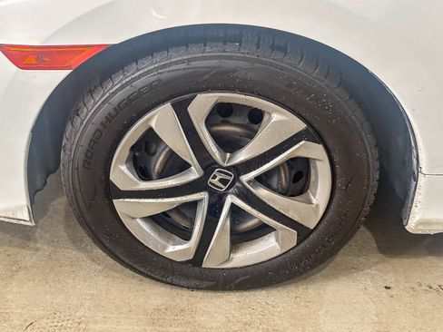 Used 2018 Honda Civic LX image 10