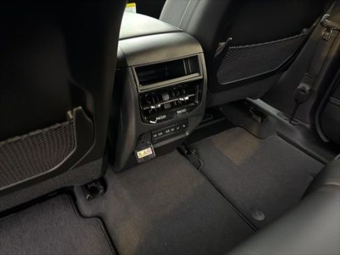 New 2026 Jeep Grand Cherokee Limited AWD/4WD image 12