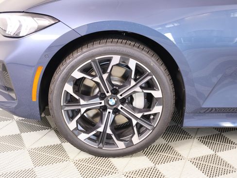 New 2026 BMW 330i Sedan w/ Convenience Package RWD image 18