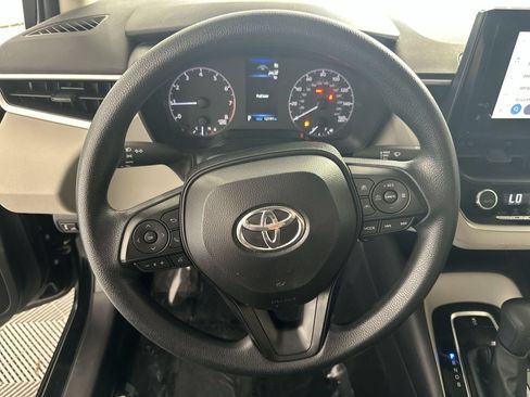 Used 2025 Toyota Corolla LE FWD image 14