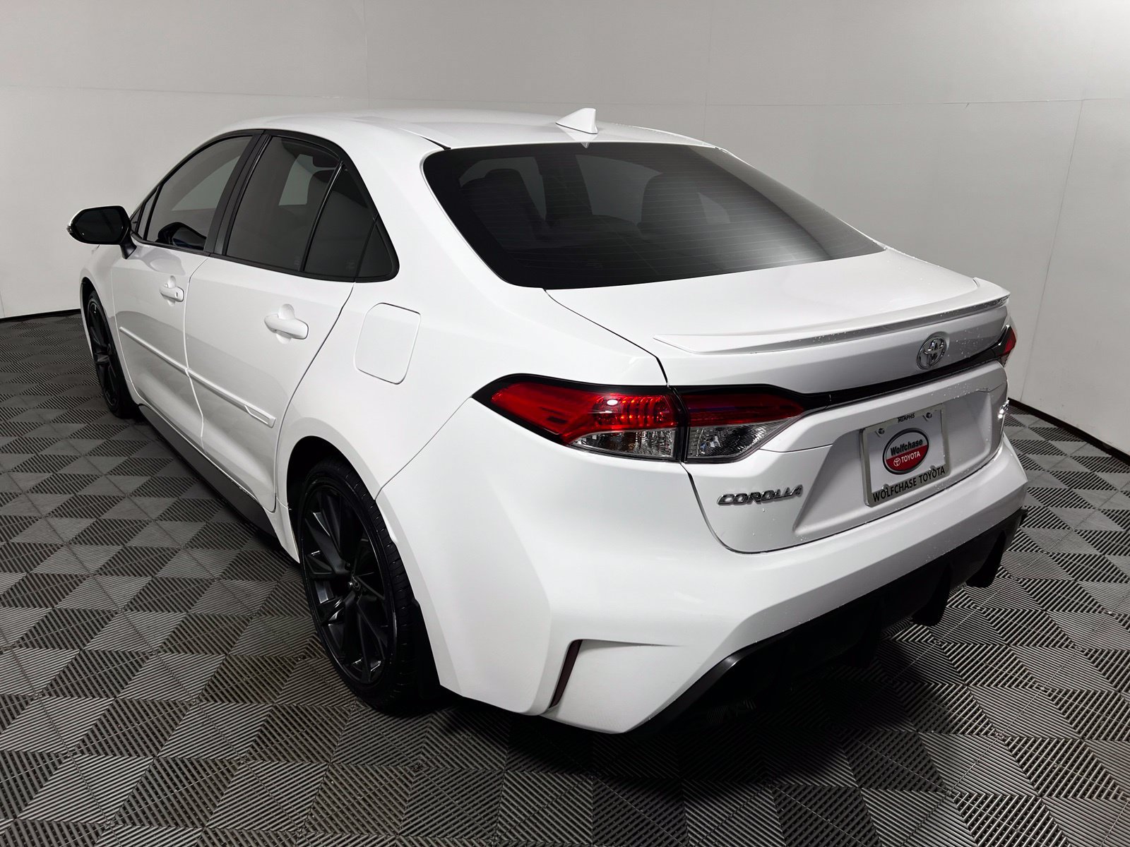 Certified 2024 Toyota Corolla SE FWD image 7