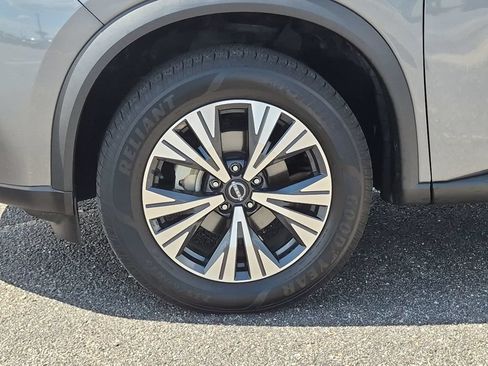 Used 2022 Nissan Rogue SV AWD/4WD image 11
