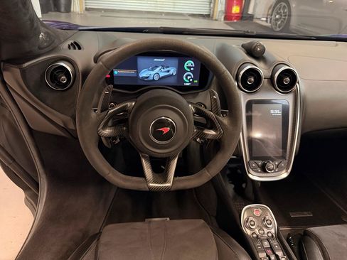 Used 2018 McLaren 570S Spider RWD image 14