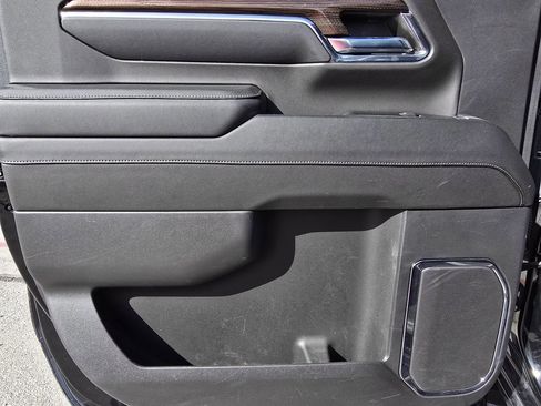 Used 2024 Chevrolet Silverado 2500 LT w/ Midnight Edition image 11