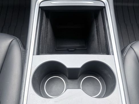 Used 2024 Tesla Model Y Long Range AWD/4WD image 59