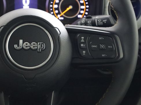 Used 2024 Jeep Wrangler Unlimited Sport AWD/4WD image 10