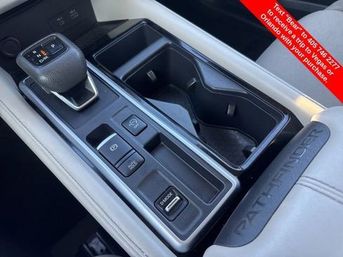 Used 2024 Nissan Pathfinder SV image 26