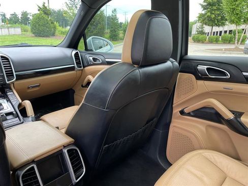 Used 2015 Porsche Cayenne S image 82