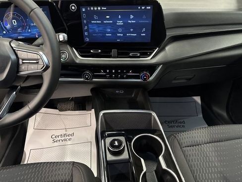Used 2026 Chevrolet Equinox LT w/ LPO, Floor Liner Package AWD/4WD image 18
