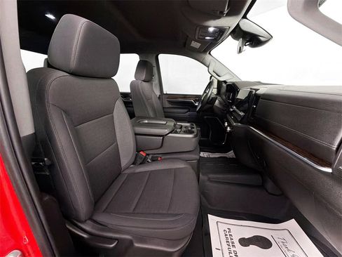 Used 2024 GMC Sierra 2500 SLE image 25