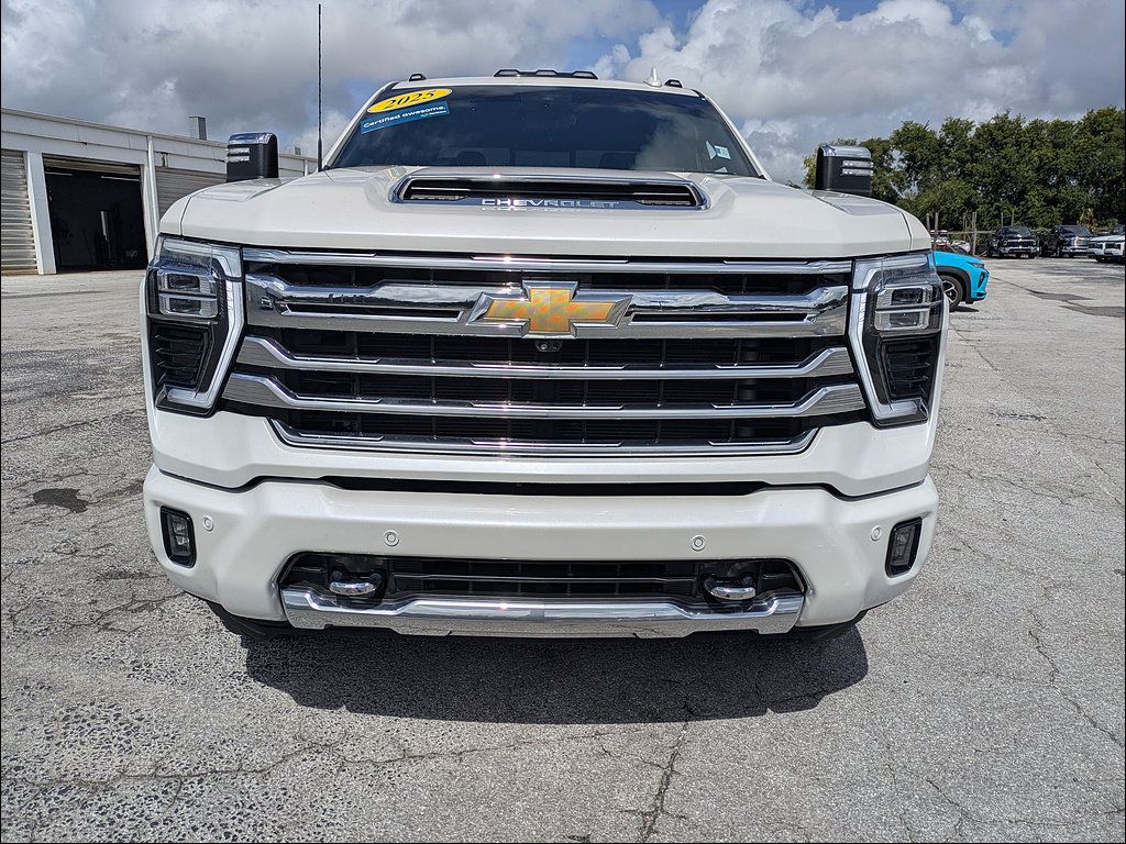 Used 2025 Chevrolet Silverado 3500 High Country w/ Technology Package AWD/4WD image 9