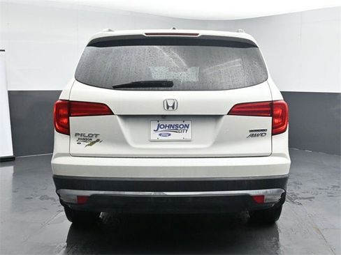 Used 2017 Honda Pilot Touring image 14