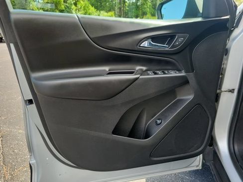 Used 2019 Chevrolet Equinox LT FWD image 22
