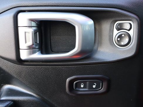 Used 2018 Jeep Wrangler Unlimited Rubicon image 27