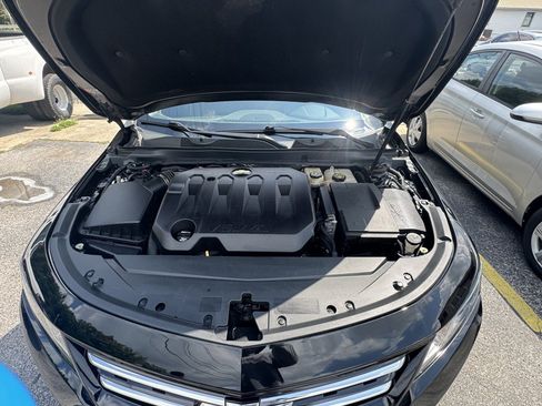 Used 2018 Chevrolet Impala LT FWD image 16