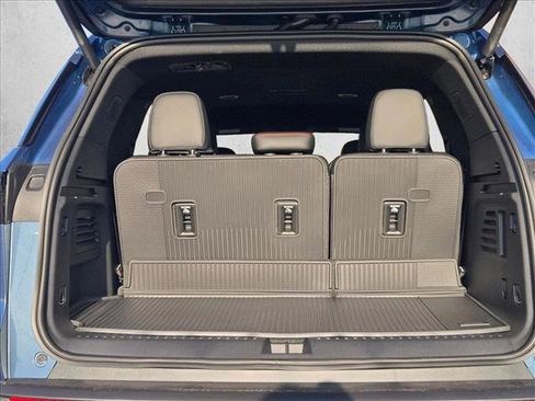 New 2026 Chevrolet Traverse Z71 w/ Driver Confidence Package image 9