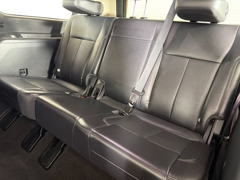 Used 2024 Ford Expedition Max XLT AWD/4WD image 19