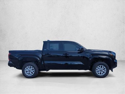 Used 2026 Toyota Tacoma SR5 AWD/4WD image 4